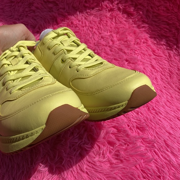 Everlane The Trainer in Lightning Green size 13 NWT - Picture 9 of 12